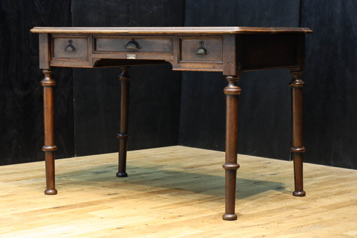 Desk BB3417
