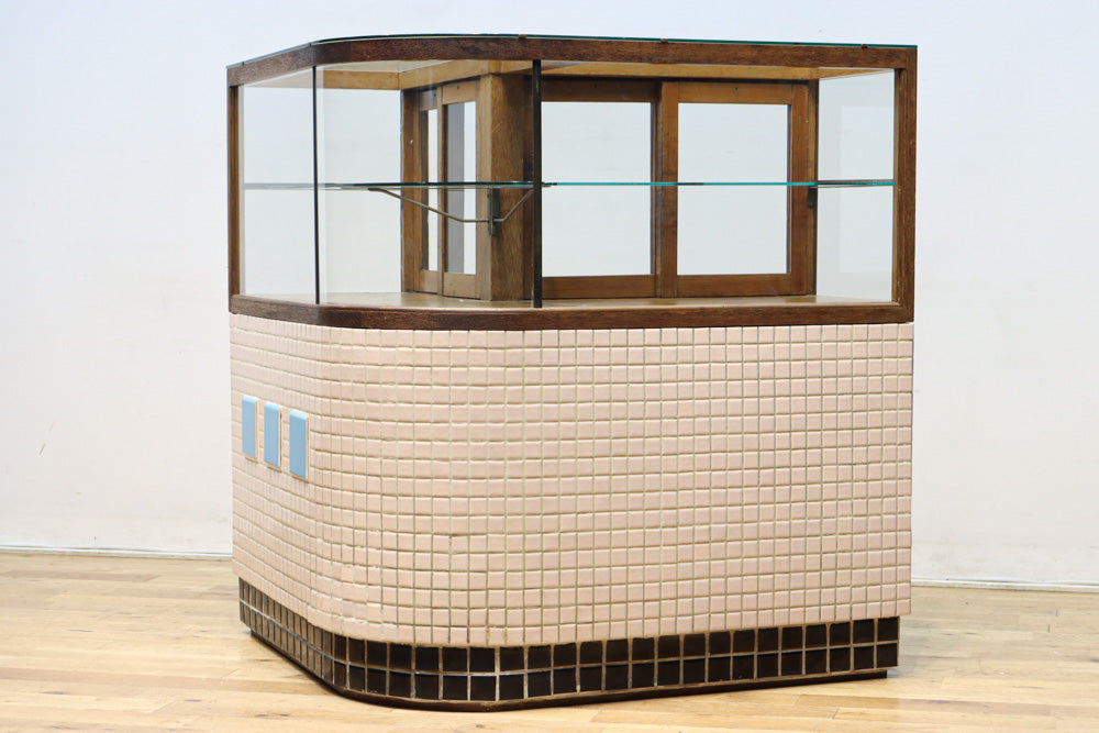 L-shaped glass display case BB3428