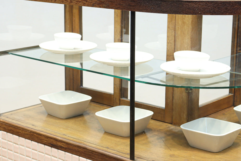 L-shaped glass display case BB3428