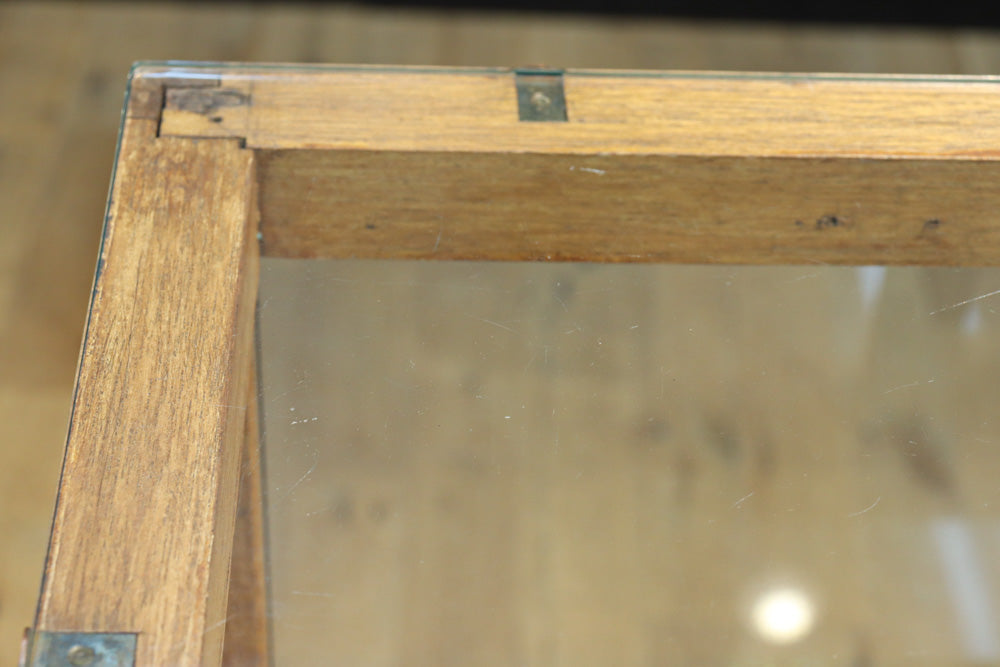 L-shaped glass display case BB3428