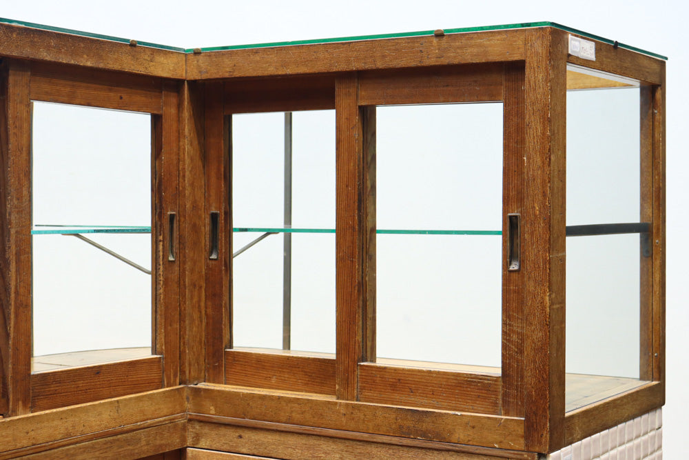 L-shaped glass display case BB3428