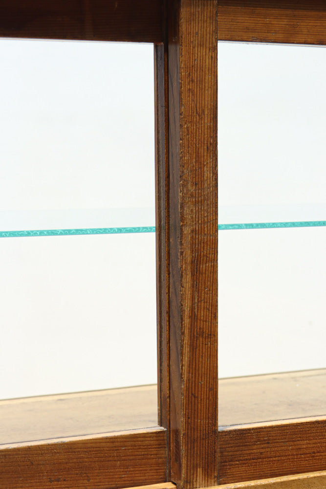 L-shaped glass display case BB3428
