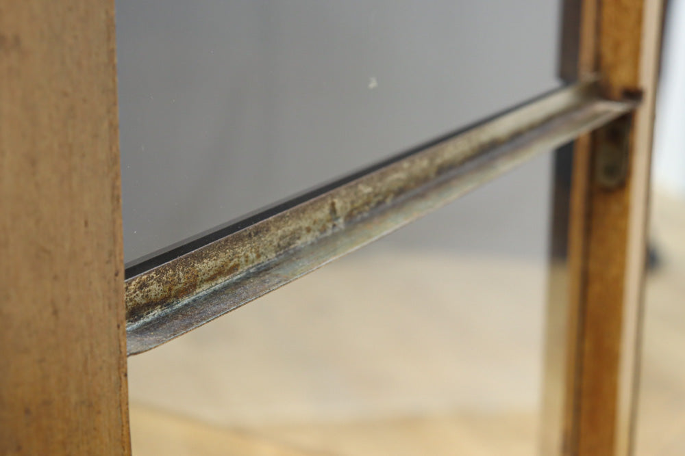 L-shaped glass display case BB3428
