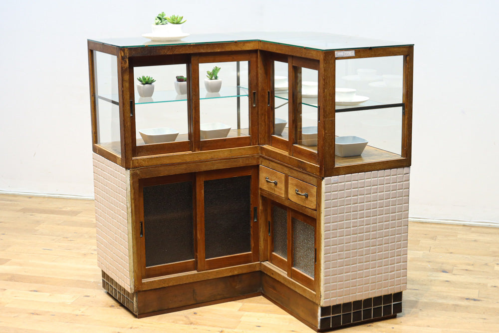 L-shaped glass display case BB3428