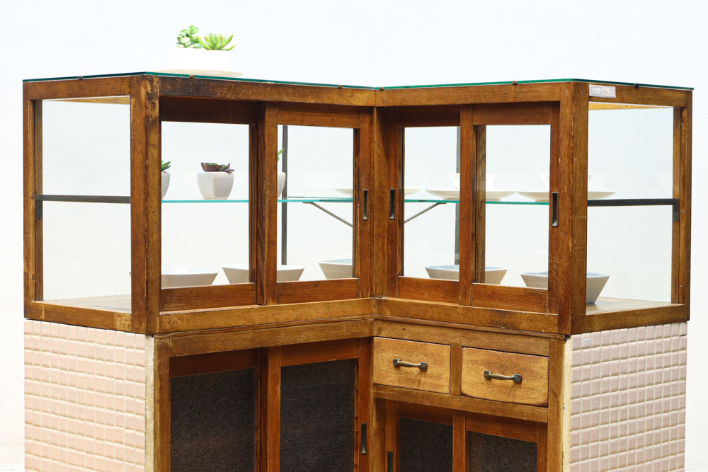 L-shaped glass display case BB3428