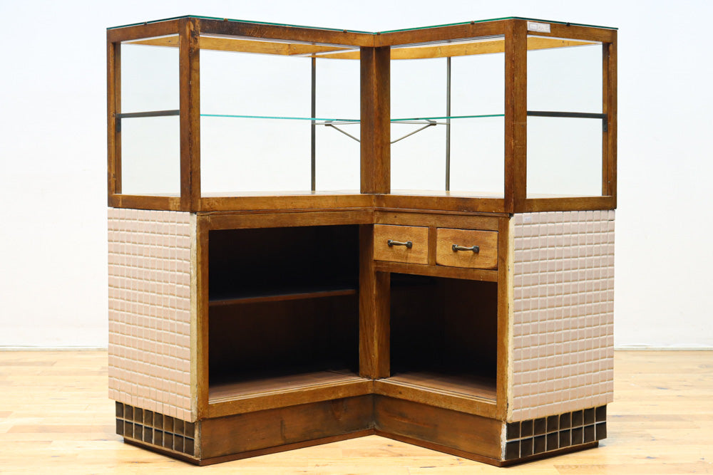 L-shaped glass display case BB3428