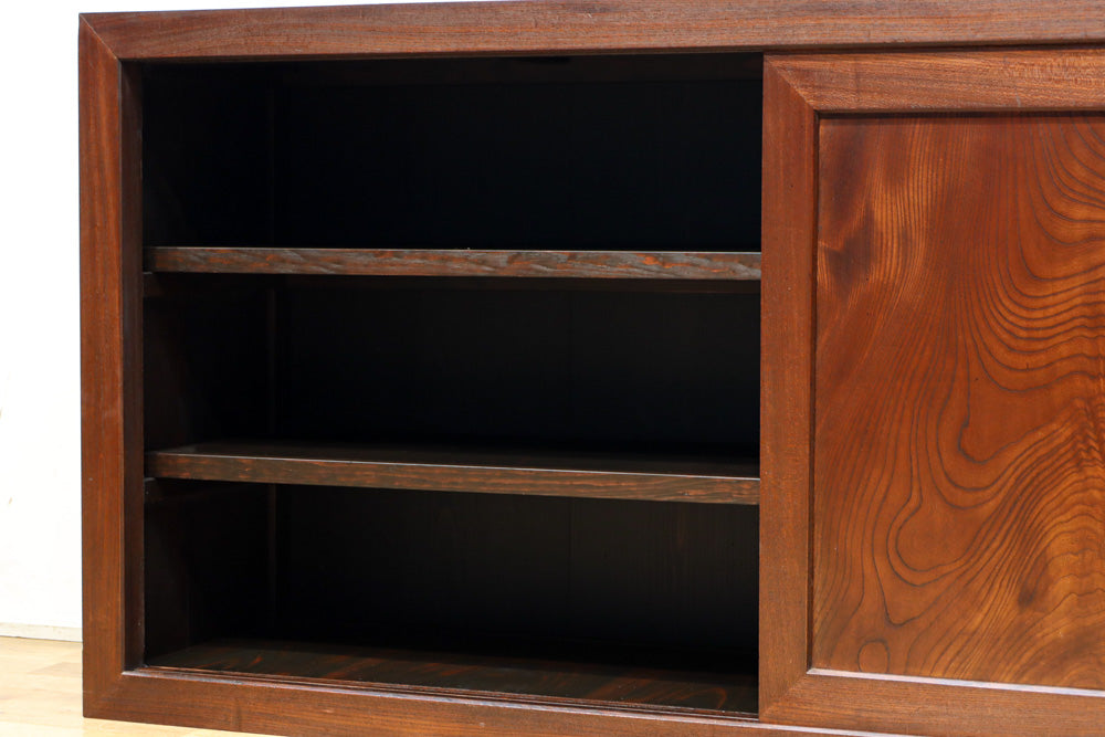 欅杢目が見事な格調ある面持ちの収納箪笥　BB3431