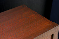 欅杢目が見事な格調ある面持ちの収納箪笥　BB3431