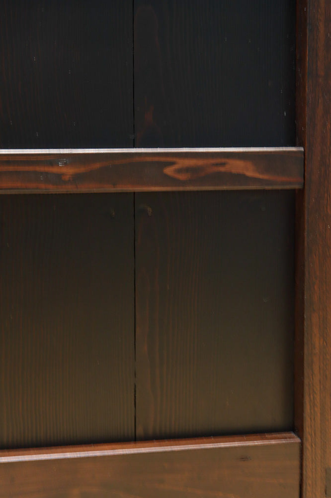 欅杢目が見事な格調ある面持ちの収納箪笥　BB3431