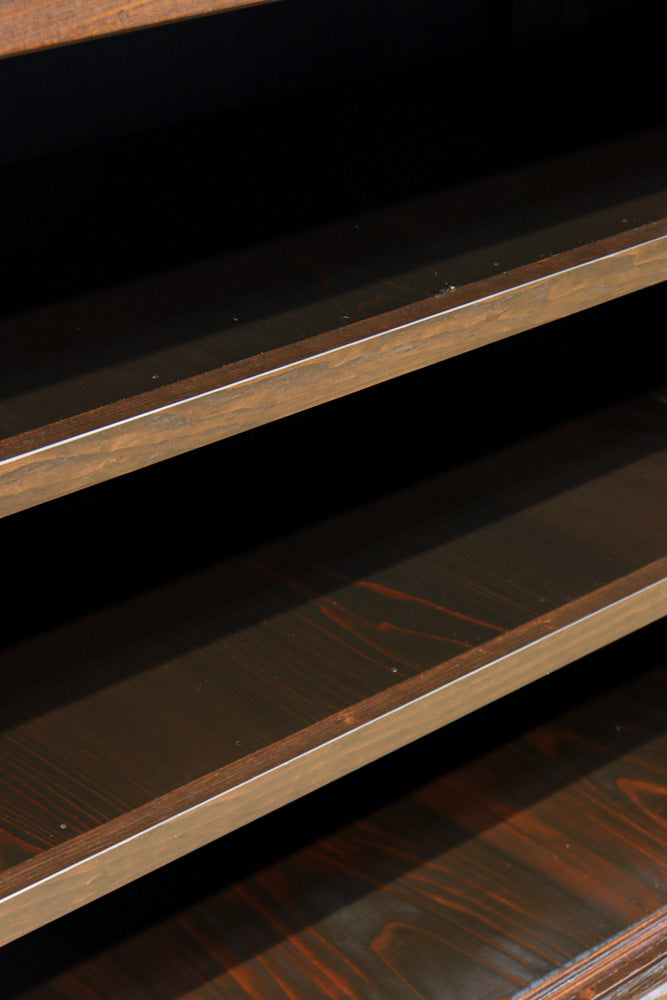 欅杢目が見事な格調ある面持ちの収納箪笥　BB3431