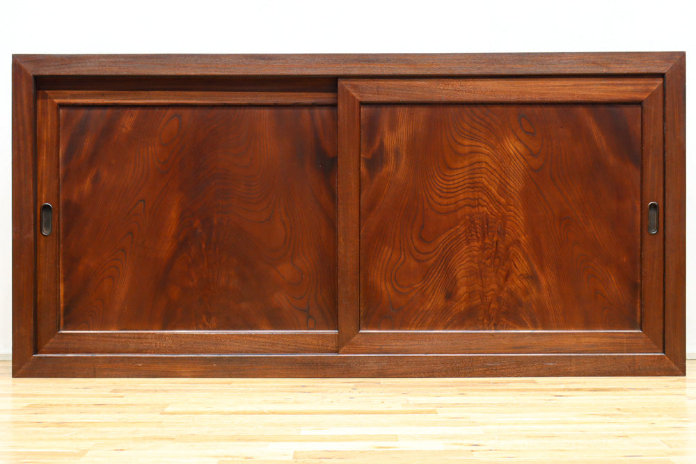 欅杢目が見事な格調ある面持ちの収納箪笥　BB3431