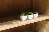 幅1215ミリ 引き出しが上部にある木地色の柔らかな色彩のレトロガラスケース　BB3432