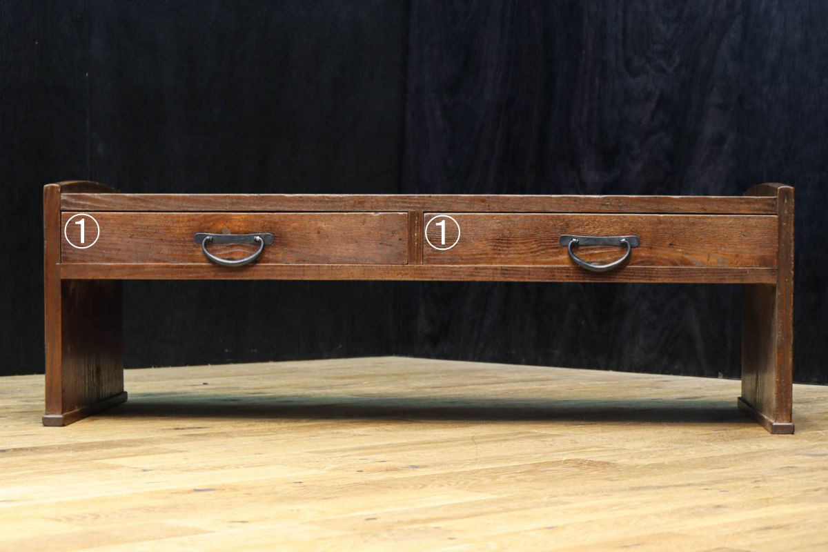 時代を経た風合い豊かな文机　BB3446