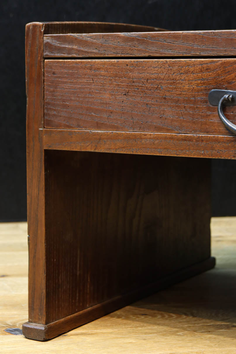 時代を経た風合い豊かな文机　BB3446