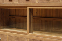 稀少‼︎ 温かみのある木地色に引き出しを上下に備えたレトロオークガラスケース　BB3450