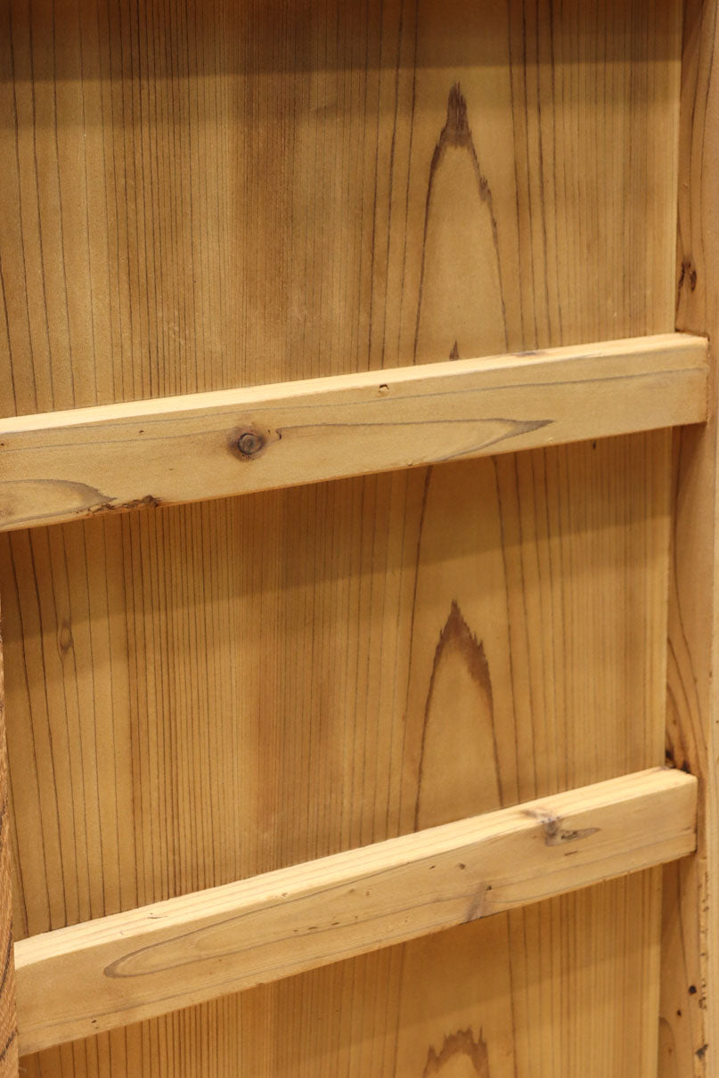 稀少‼︎ 温かみのある木地色に引き出しを上下に備えたレトロオークガラスケース　BB3450