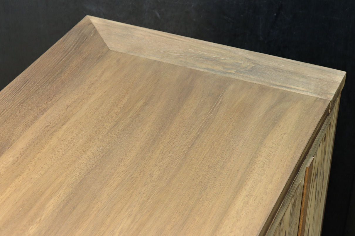 稀少‼︎ 温かみのある木地色に引き出しを上下に備えたレトロオークガラスケース　BB3450