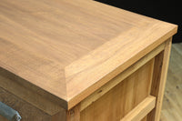 稀少‼︎ 温かみのある木地色に引き出しを上下に備えたレトロオークガラスケース　BB3450