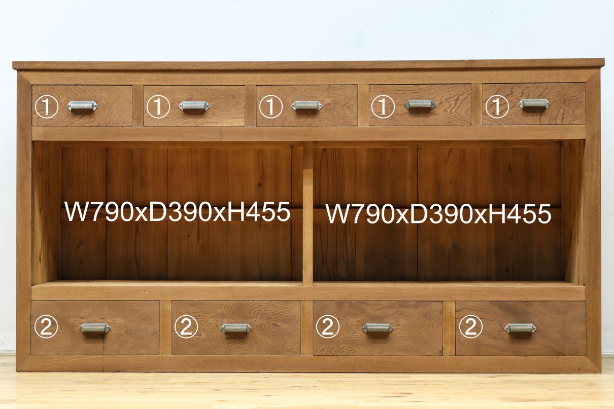 稀少‼︎ 温かみのある木地色に引き出しを上下に備えたレトロオークガラスケース　BB3450