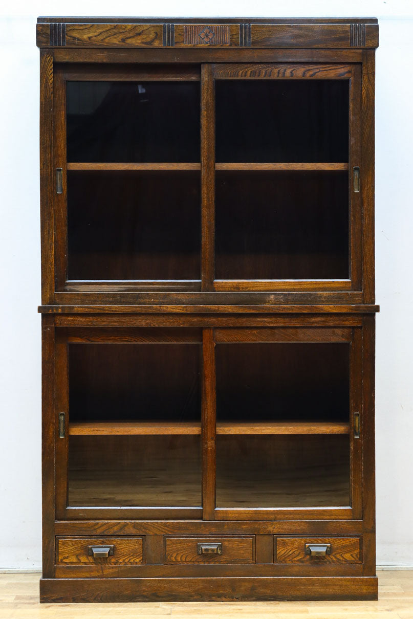 ゆらゆらガラスとレリーフ彫刻で優しい雰囲気のガラスケース　BB3452