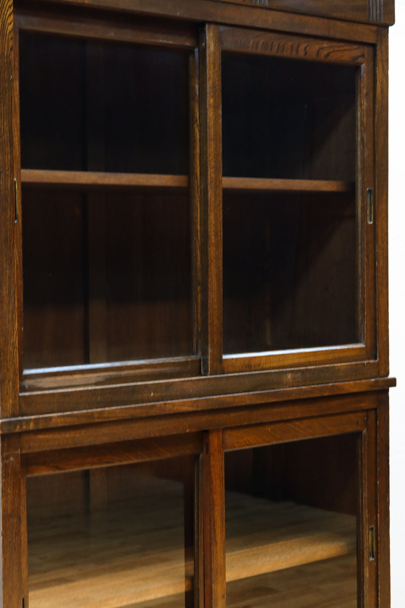 ゆらゆらガラスとレリーフ彫刻で優しい雰囲気のガラスケース　BB3452