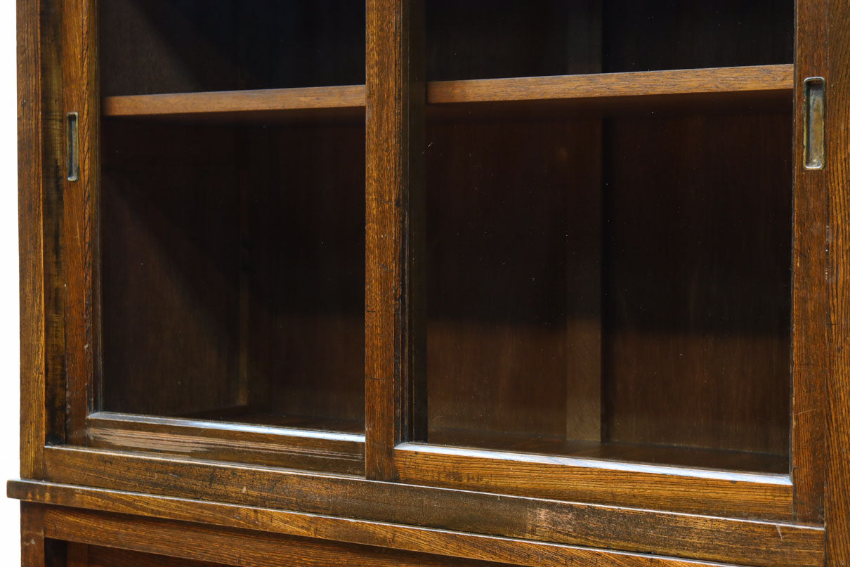 ゆらゆらガラスとレリーフ彫刻で優しい雰囲気のガラスケース　BB3452