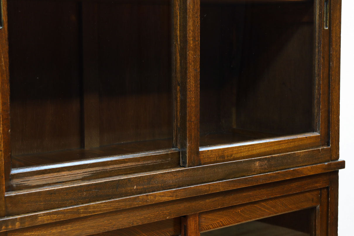 ゆらゆらガラスとレリーフ彫刻で優しい雰囲気のガラスケース　BB3452