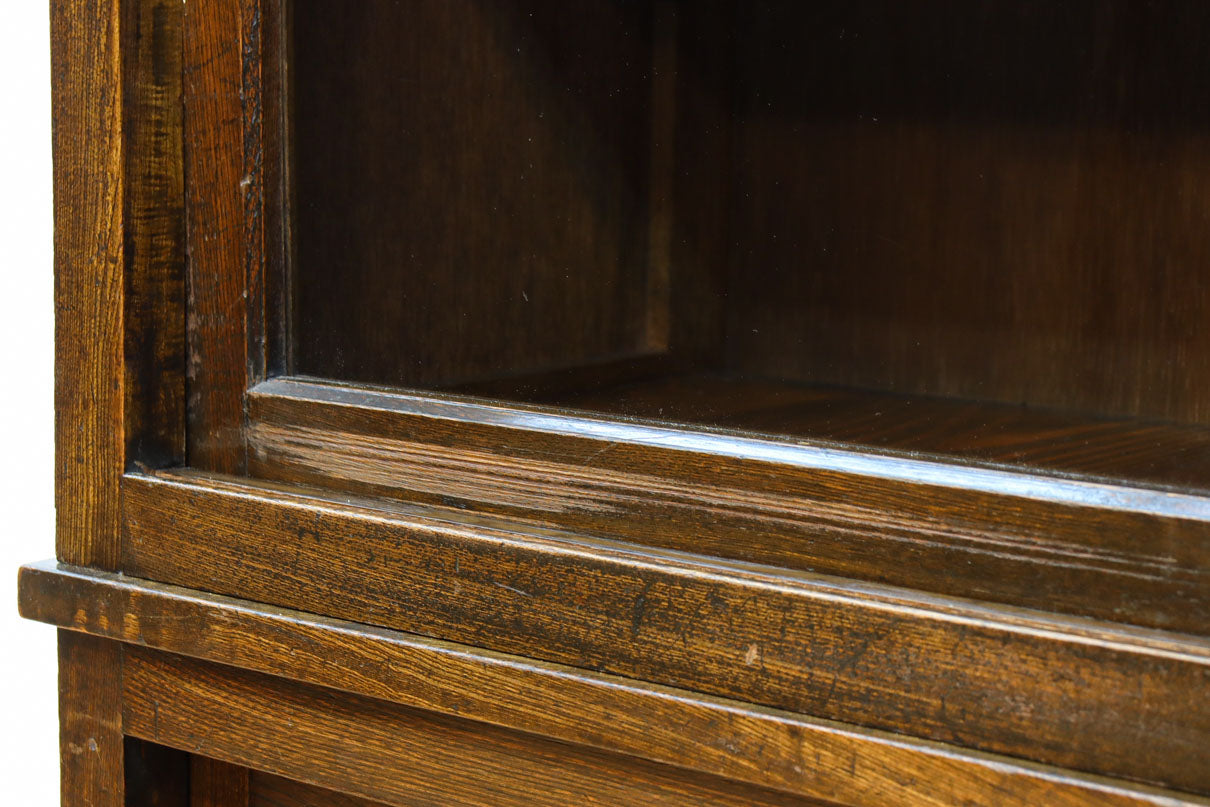 ゆらゆらガラスとレリーフ彫刻で優しい雰囲気のガラスケース　BB3452