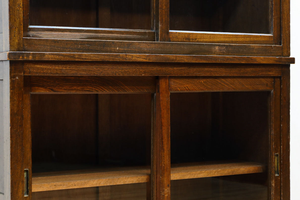 ゆらゆらガラスとレリーフ彫刻で優しい雰囲気のガラスケース　BB3452