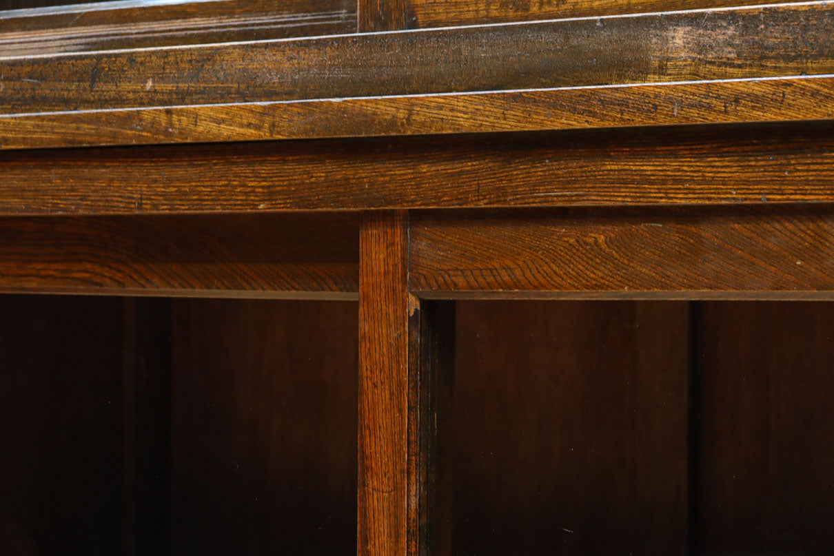 ゆらゆらガラスとレリーフ彫刻で優しい雰囲気のガラスケース　BB3452