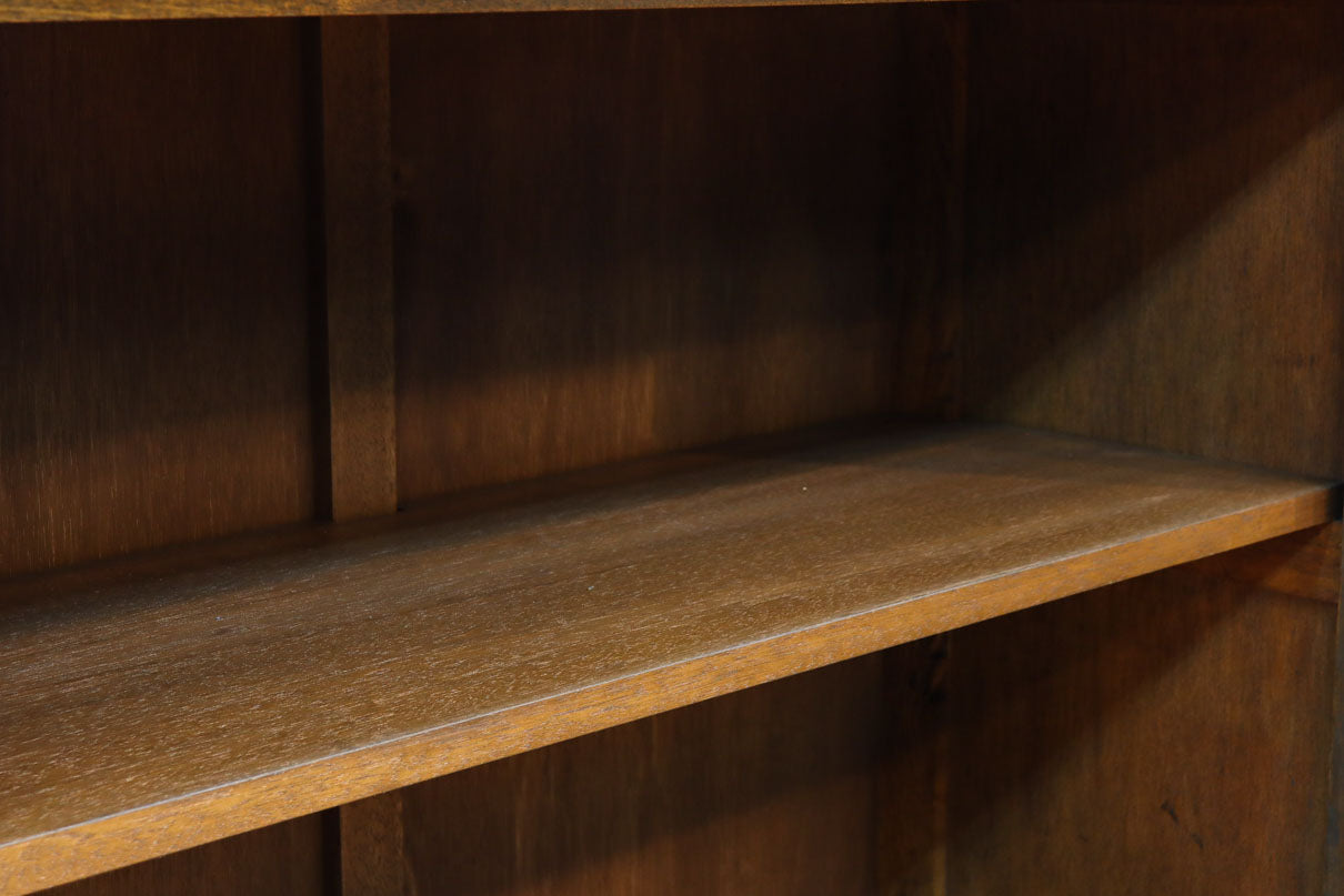 ゆらゆらガラスとレリーフ彫刻で優しい雰囲気のガラスケース　BB3452