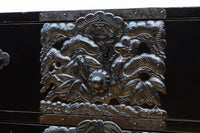 極上‼︎ 縁起の良い絵柄の装飾金具で華やかに飾られた庄内六丁曳き衣裳箪笥　BB3454