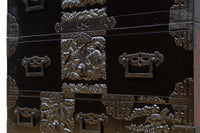 極上‼︎ 縁起の良い絵柄の装飾金具で華やかに飾られた庄内六丁曳き衣裳箪笥　BB3454