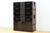 極上‼︎ 縁起の良い絵柄の装飾金具で華やかに飾られた庄内六丁曳き衣裳箪笥　BB3454