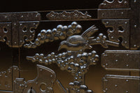 極上‼︎ 縁起の良い絵柄の装飾金具で華やかに飾られた庄内六丁曳き衣裳箪笥　BB3454