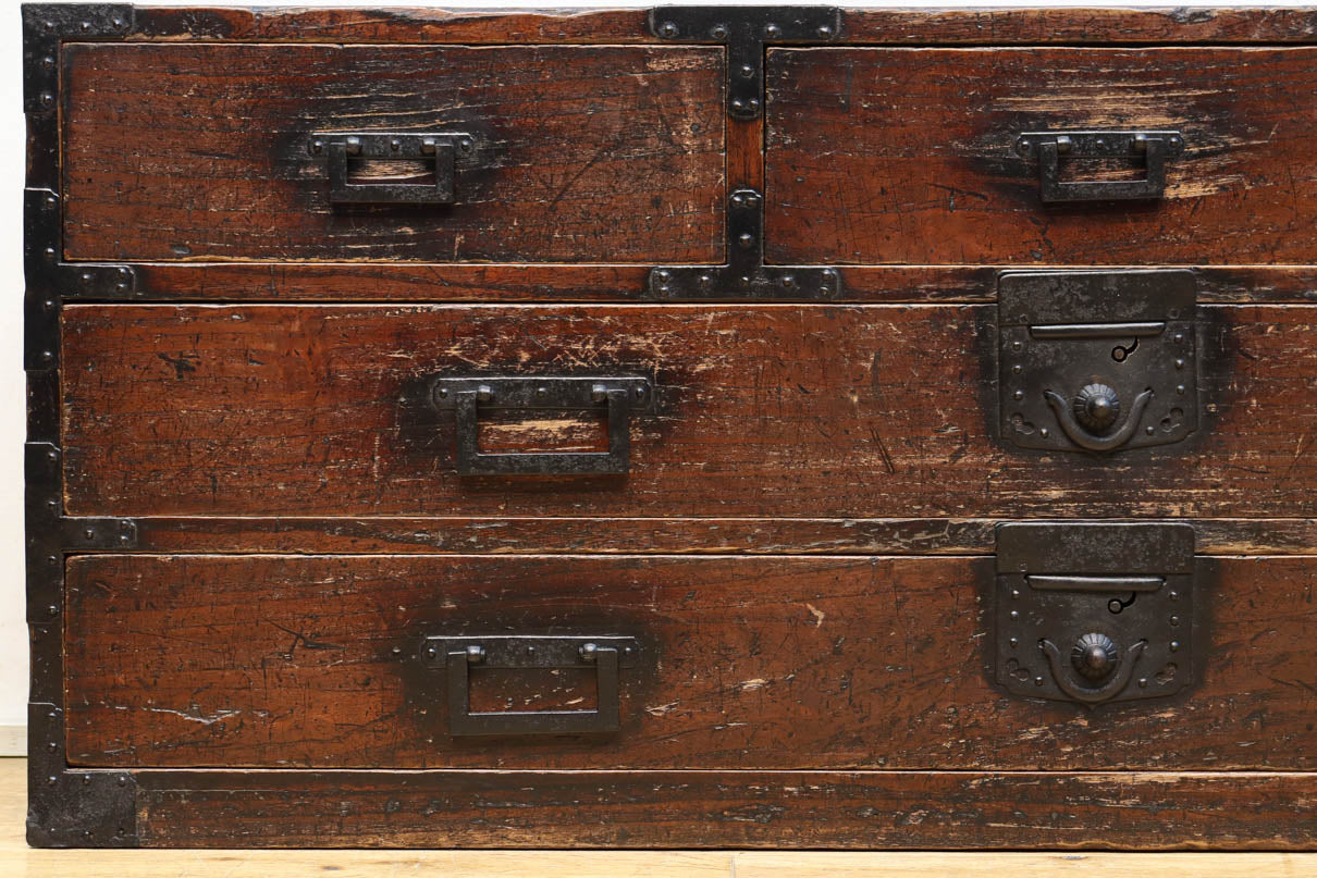 Antique tool box (sword chest) BB3466