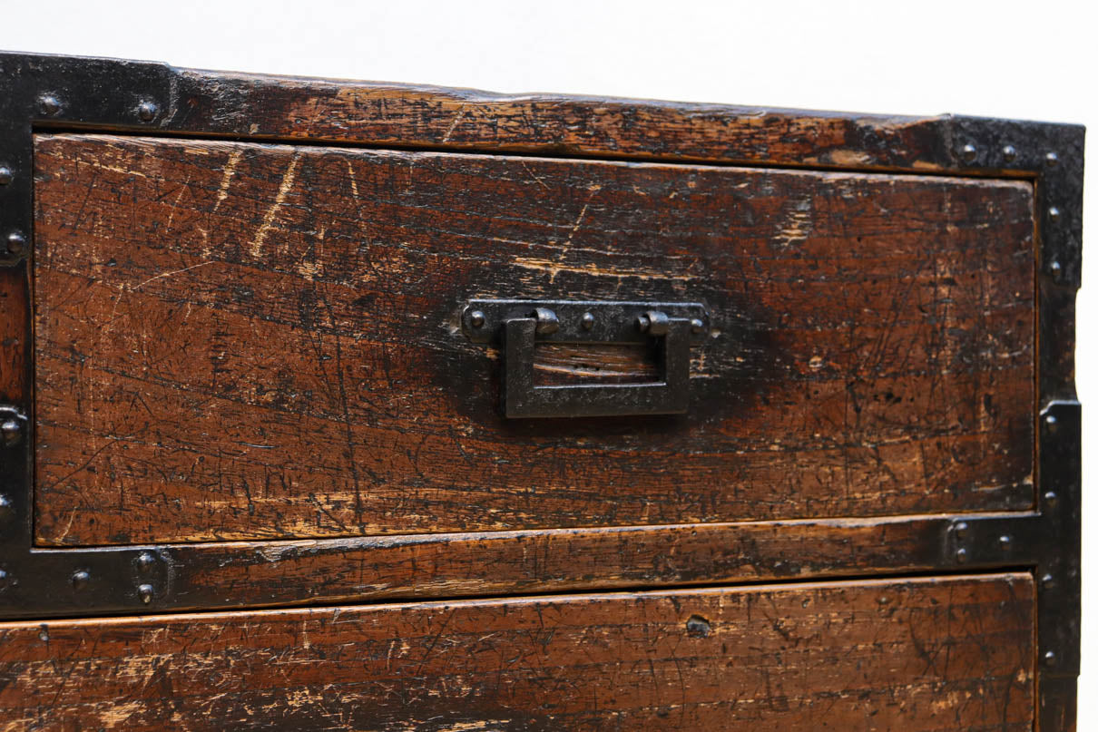 Antique tool box (sword chest) BB3466