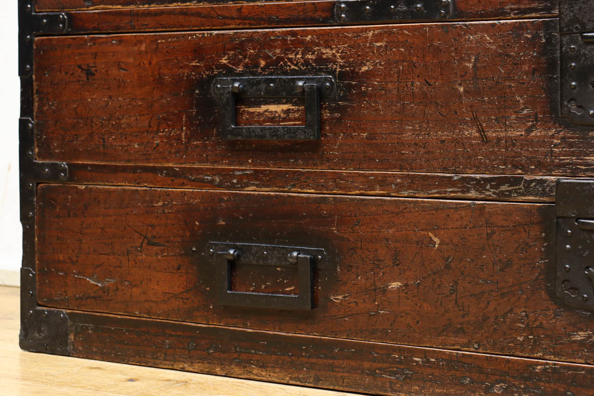 Antique tool box (sword chest) BB3466