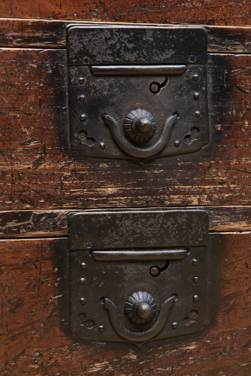Antique tool box (sword chest) BB3466