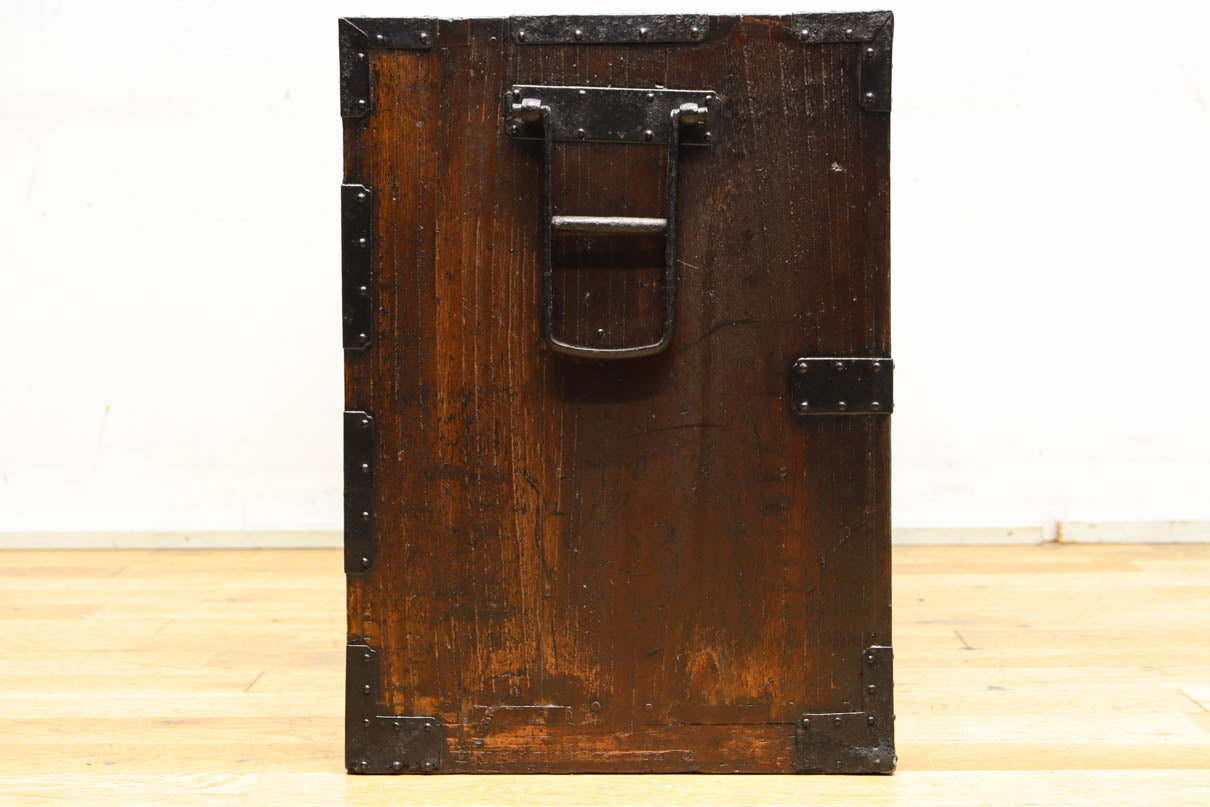 Antique tool box (sword chest) BB3466