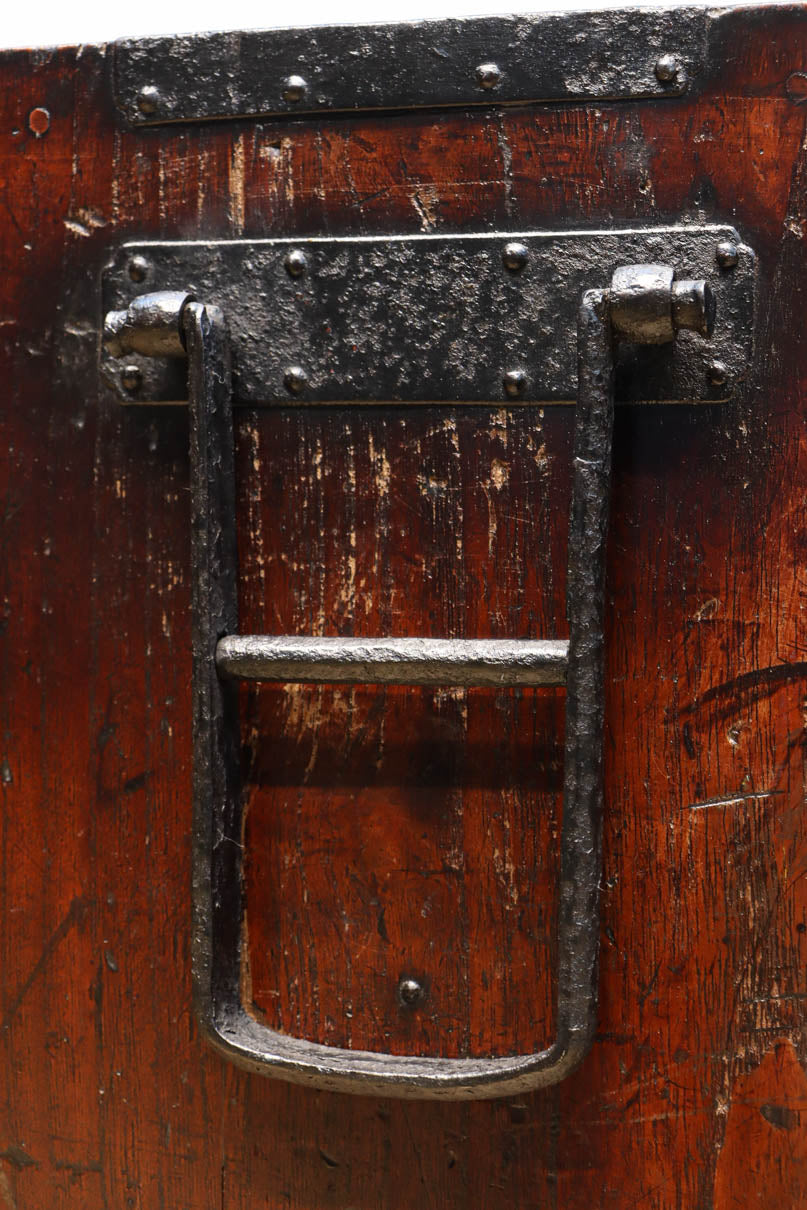 Antique tool box (sword chest) BB3466