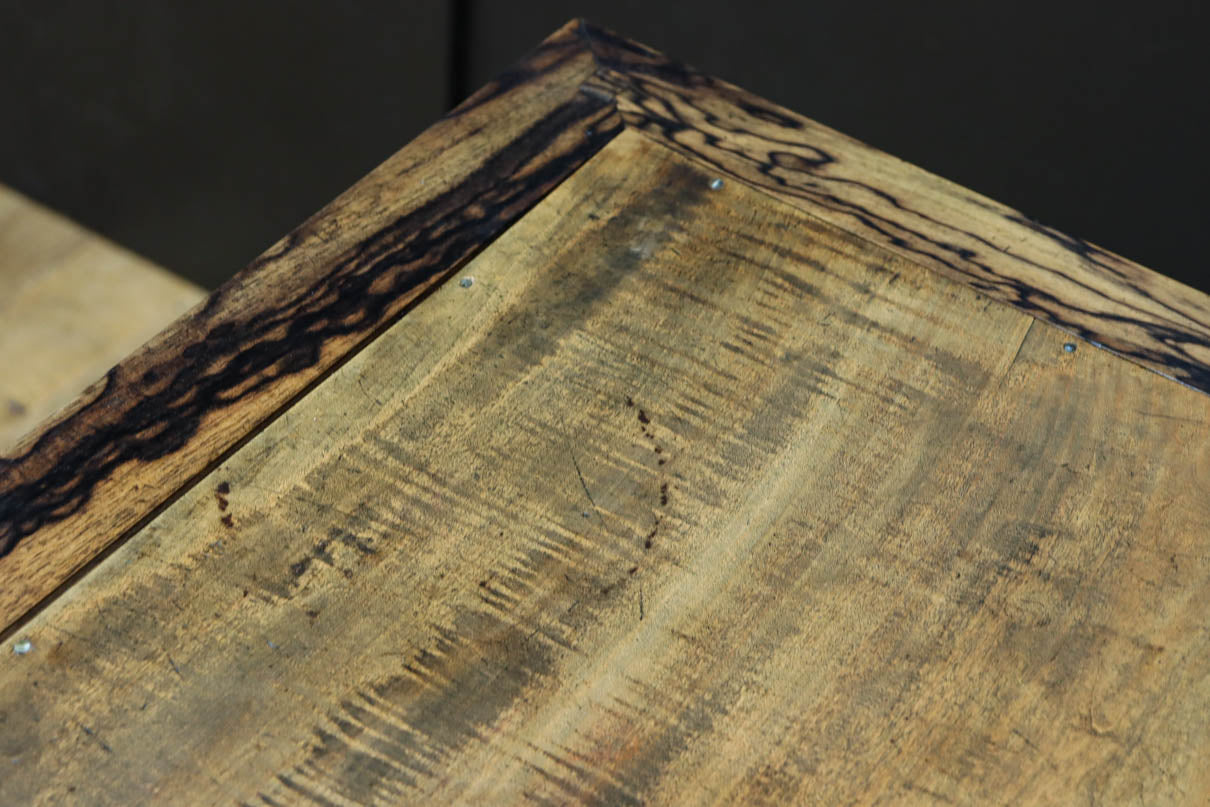 黒柿の最高級部位を惜しみなく使用した極上茶箪笥　BB3479