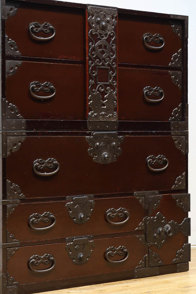 珍品!!豪華な閂をもつ格調ある総桐庄内衣裳箪笥 BB3489 – 古福庵 珍品!!豪華な閂をもつ格調ある総桐庄内衣裳箪笥 BB3489 – 古福庵