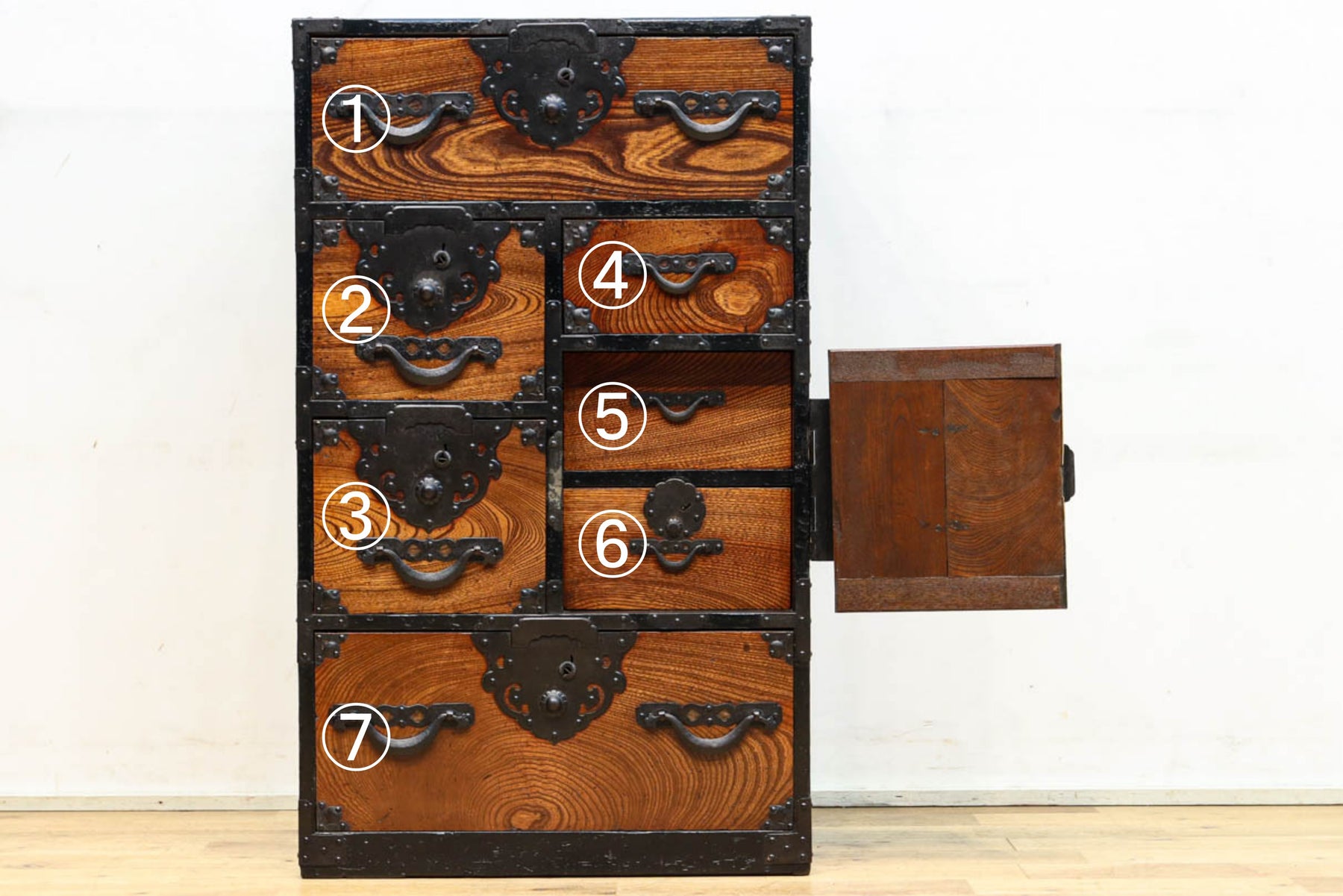 Clothing Chest BB3493