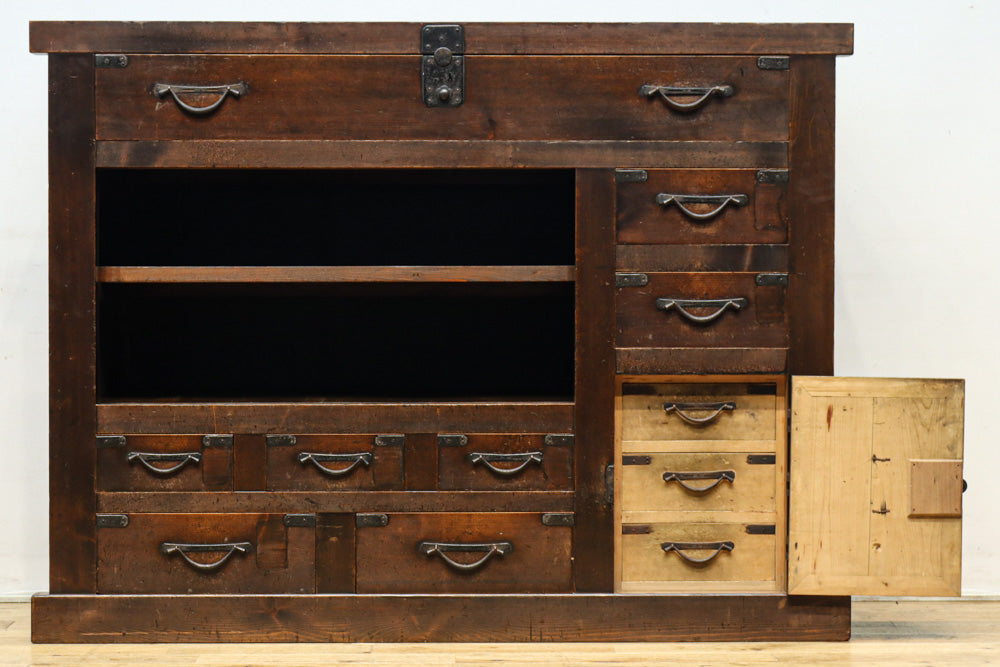 Merchant Chest BB3693