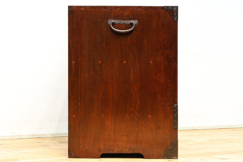 時代を経た品格漂う極上酒田帳場箪笥　BB3723