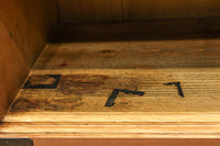収納力抜群の古色の色合いが趣きある重ね美濃帳場箪笥　BB3733