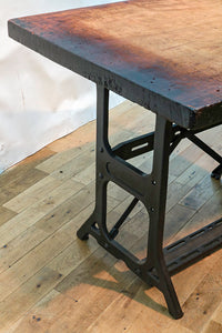 Original table Ba7799 which I tasted a firm iron leg and combined with a certain top