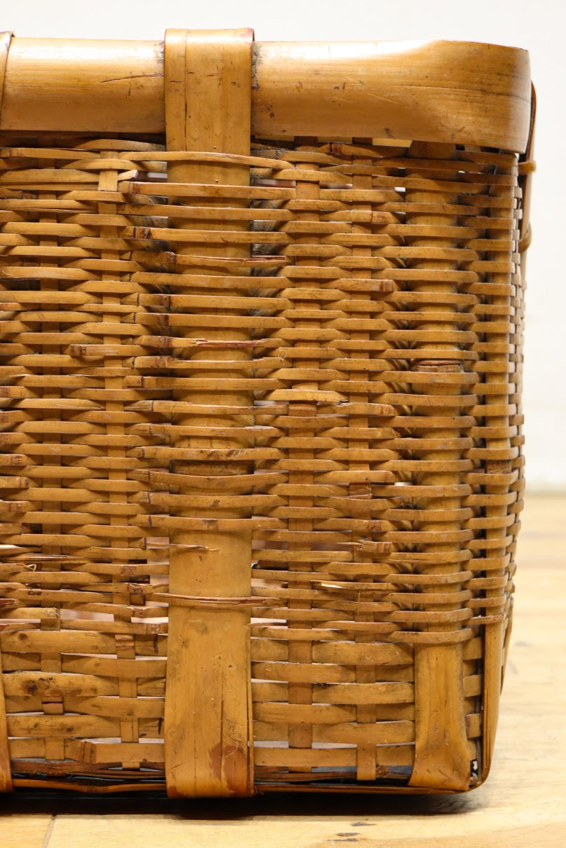 温かみある風合いに包まれた竹製角カゴ　DC1034