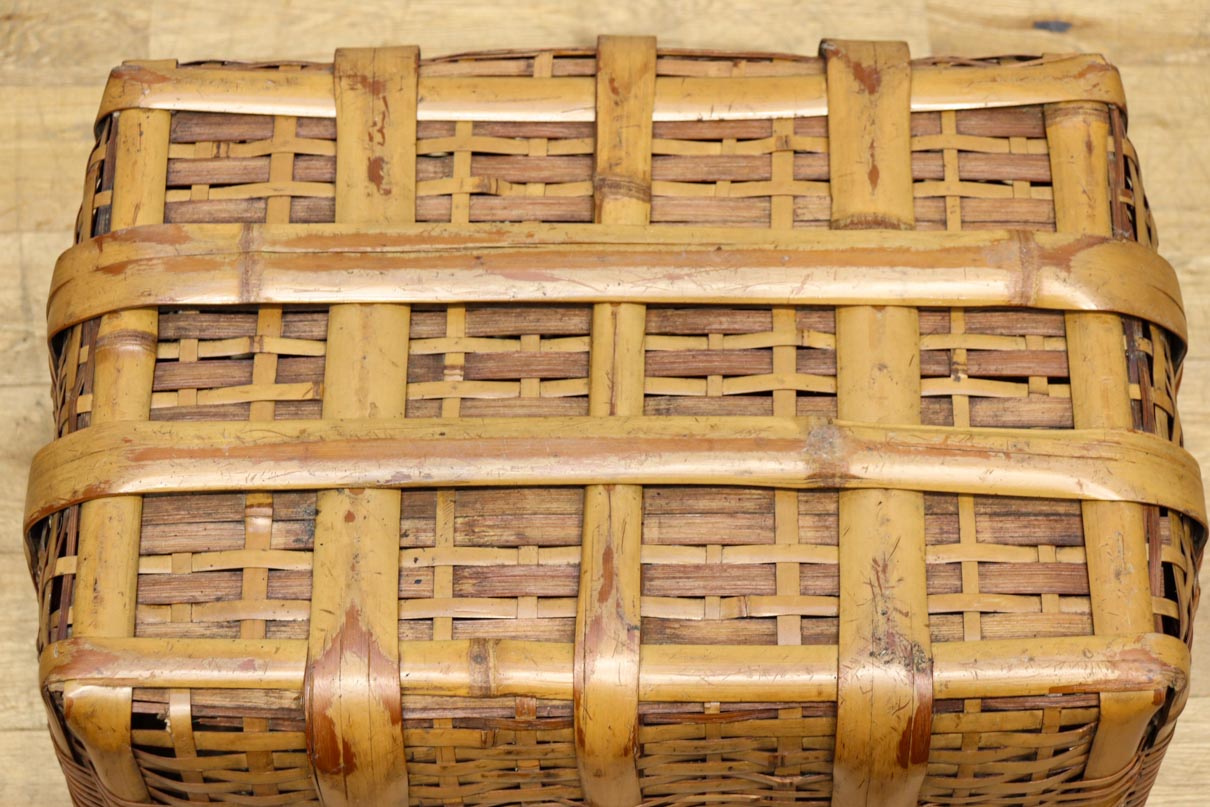 温かみある風合いに包まれた竹製角カゴ　DC1034